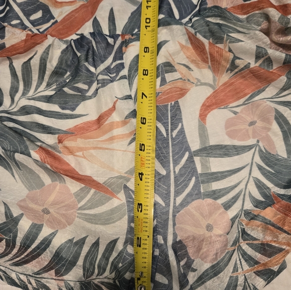 La Maison par Molly Bracken, shorts, size Medium - Picture 12 of 13